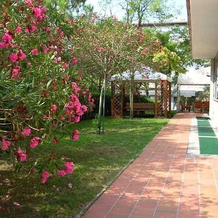 Hotel Eden Lignano Sabbiadoro Exterior photo