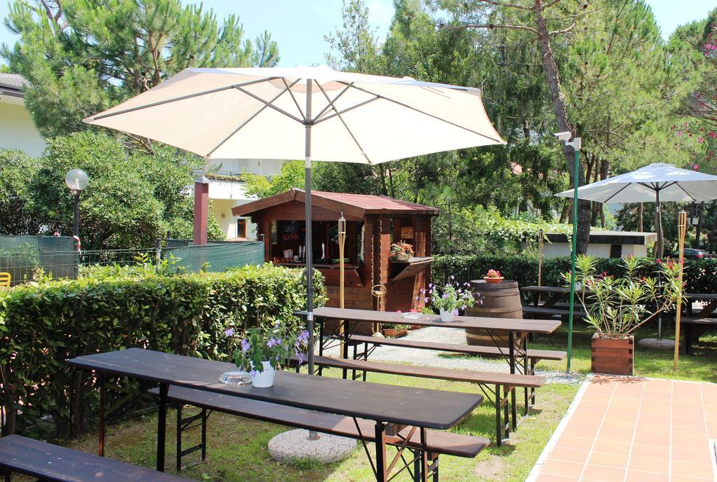 Hotel Eden Lignano Sabbiadoro Exterior photo