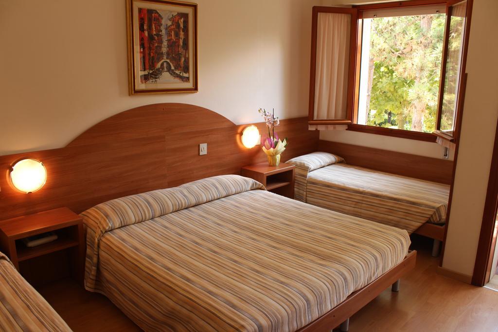Hotel Eden Lignano Sabbiadoro Room photo