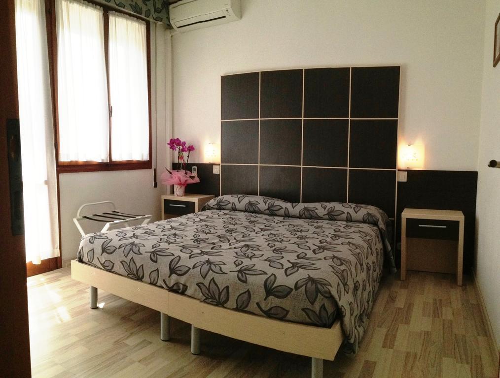 Hotel Eden Lignano Sabbiadoro Room photo